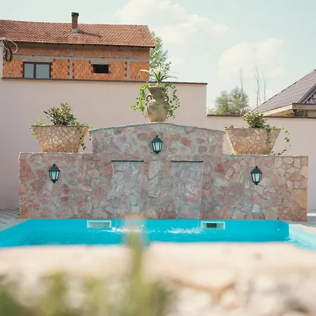 Alibabin Raj (adults Only) Konjic