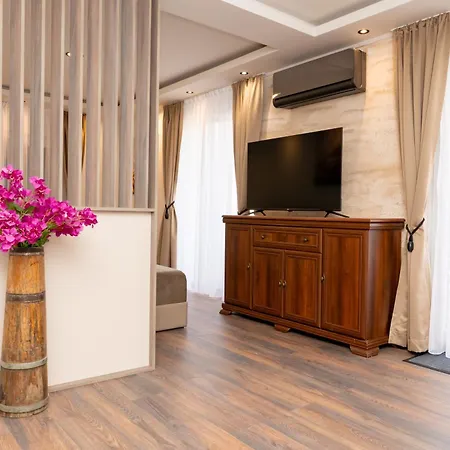 Alibabin Raj (adults Only) * Konjic