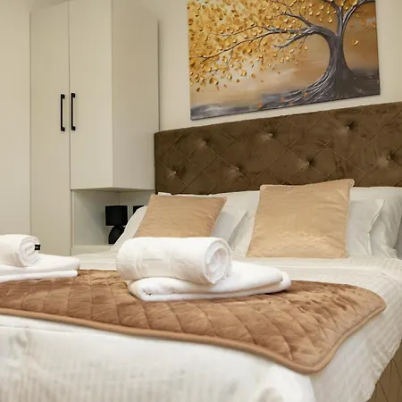 Alibabin Raj (adults Only) 4*